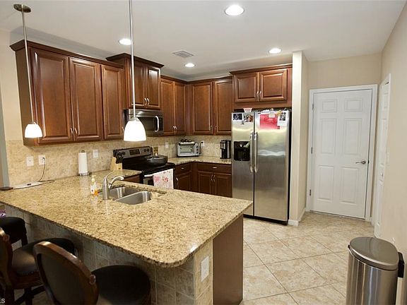 5th image of 12511 Laurel Cove Dr