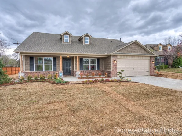 10069 E Dwayne St, Claremore, OK 74019