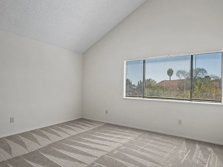 321 Brookshire Ct — Photo 27