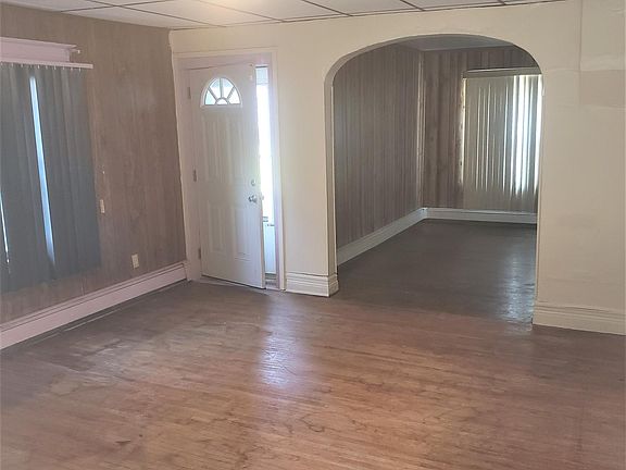 4th image of 145 E Parade Ave