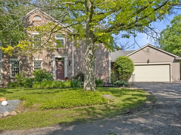 14 Locke Dr, Pittsford, NY 14534
