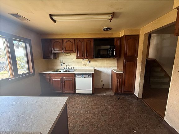 4th image of 815 Sweetleaf Dr