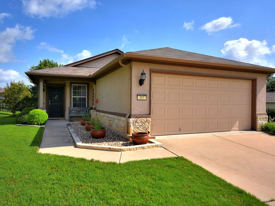 1st image of 307 Barrington Farm Ct
