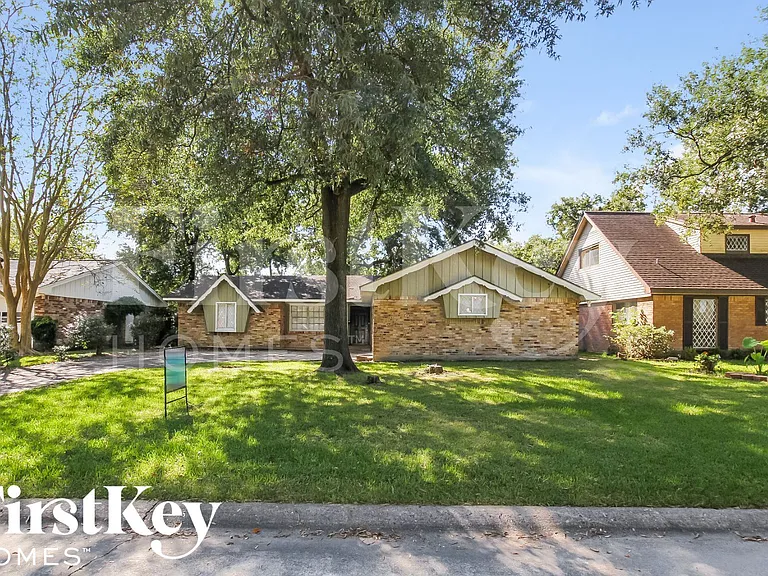 13322 Oak Leaf Ln — Photo 1