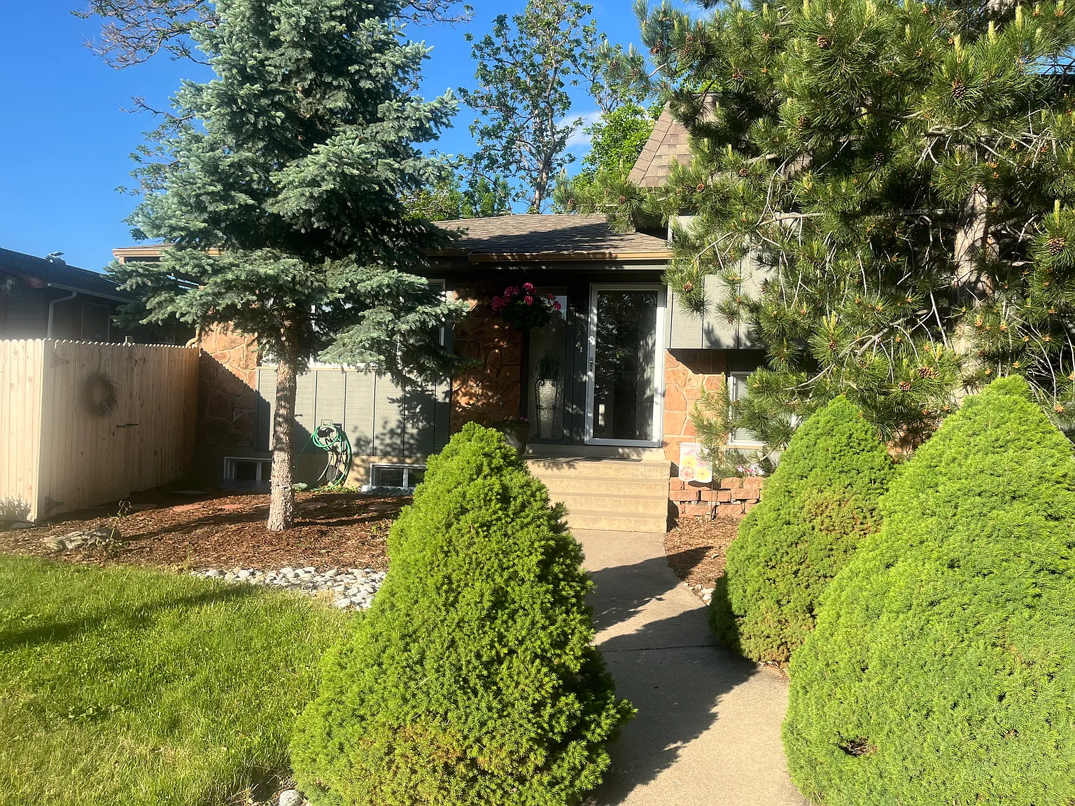 2240 Hillsdale Cir — Photo 1