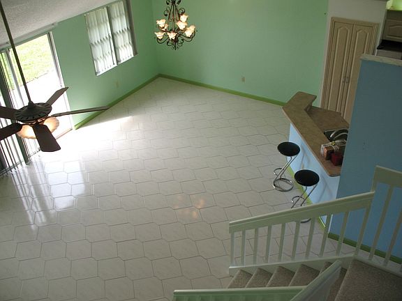 4th image of 1825 Stonehaven Dr