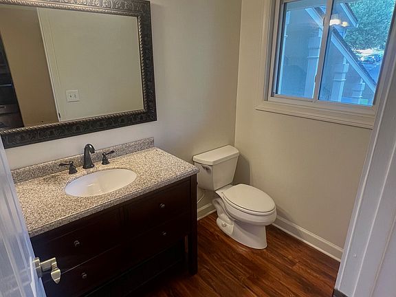 5th image of 36 Doranne Ct SE #36
