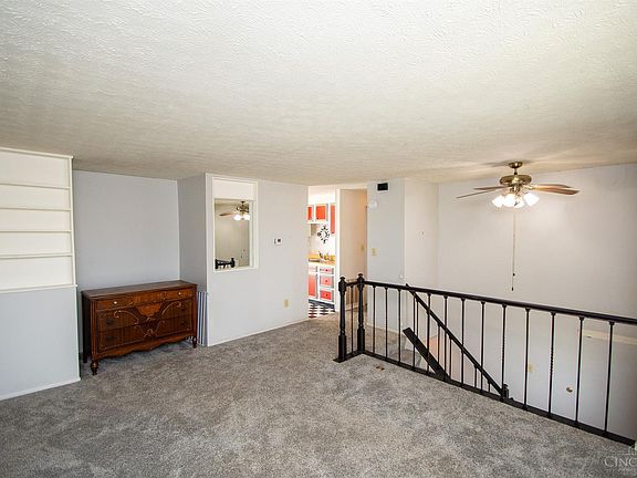 4th image of 596 Deerfield Dr