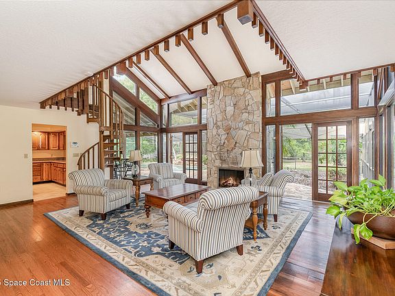 5th image of 5425 Lovett Dr