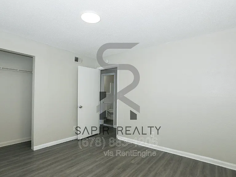 2065 Alison Ct SW #6 — Photo 8