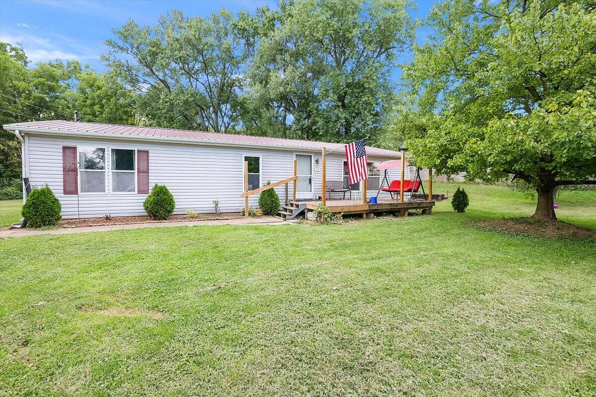 12 Scheffler St photo 1