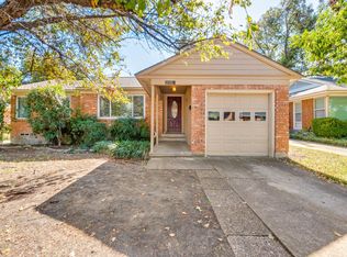 6138 Woodcrest Ln, Dallas, TX 75214