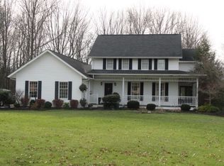 274 Butterfly Ln, Hermitage, PA 16148