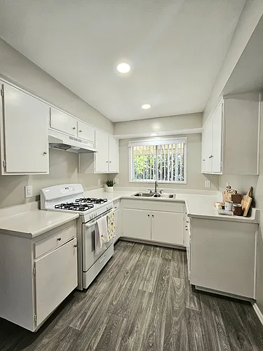 Hillside Apartments Photo 1