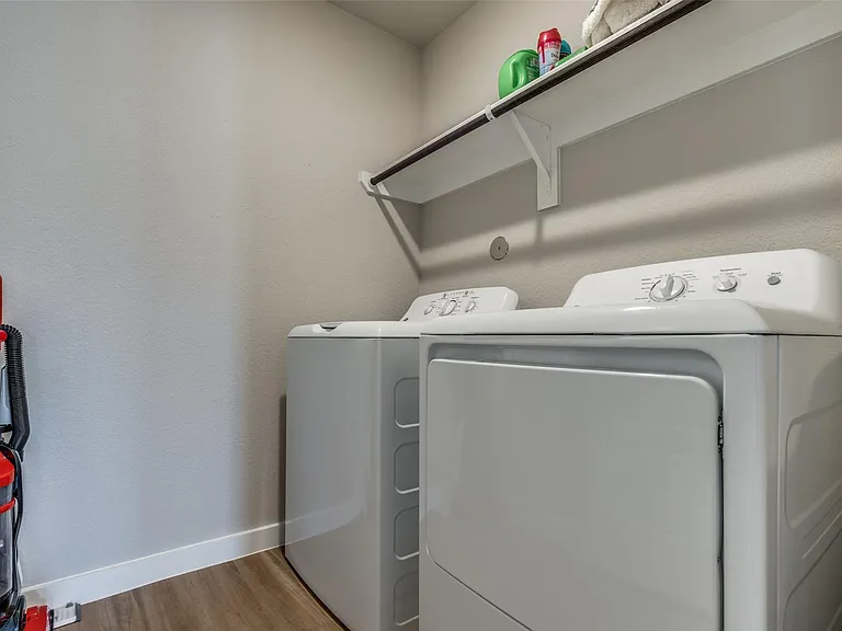949 Gentle Moss Dr — Photo 5