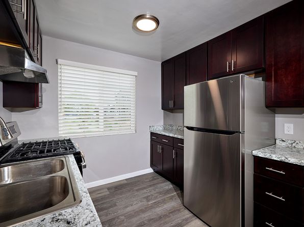 7025 Eastman St #28-7046E