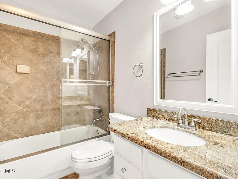 1113 E Betsy Ln — Photo 27