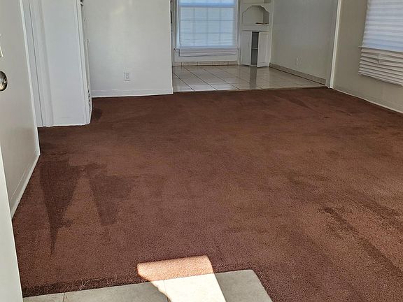 4th image of 13222 Towne Ave