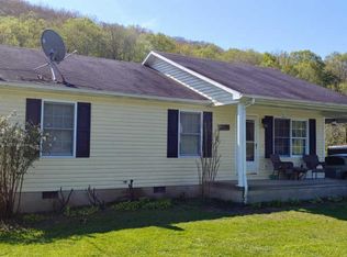 68 Clover Ln, Stanton, KY 40380