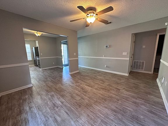 3rd image of 129 Millers Trace Dr