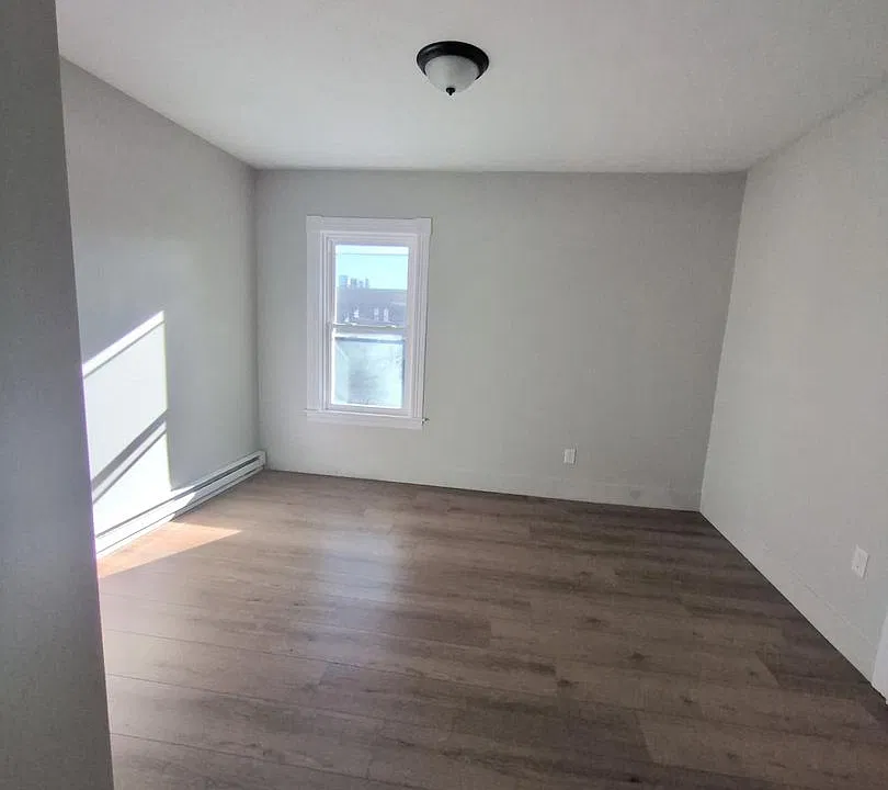28 Woodward St #2
