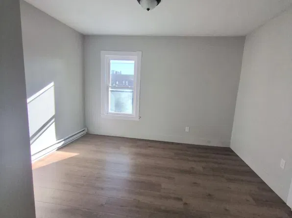 28 Woodward St, Worcester, MA