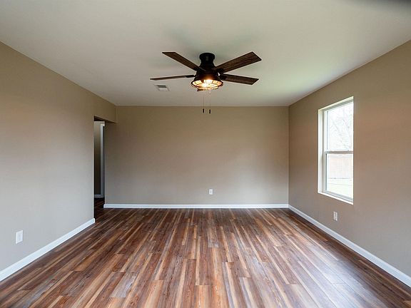 4th image of 606 W North St