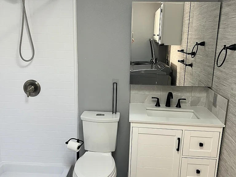 6103 N Stevens St — Photo 17