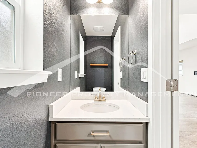 2883 S Fox St — Photo 11