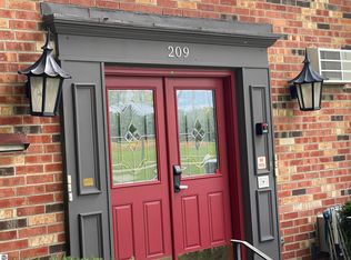 209 Fair St APT 6, Traverse City, MI 49686