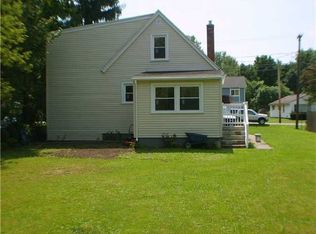 58 River Meadow Dr, Rochester, NY 14623