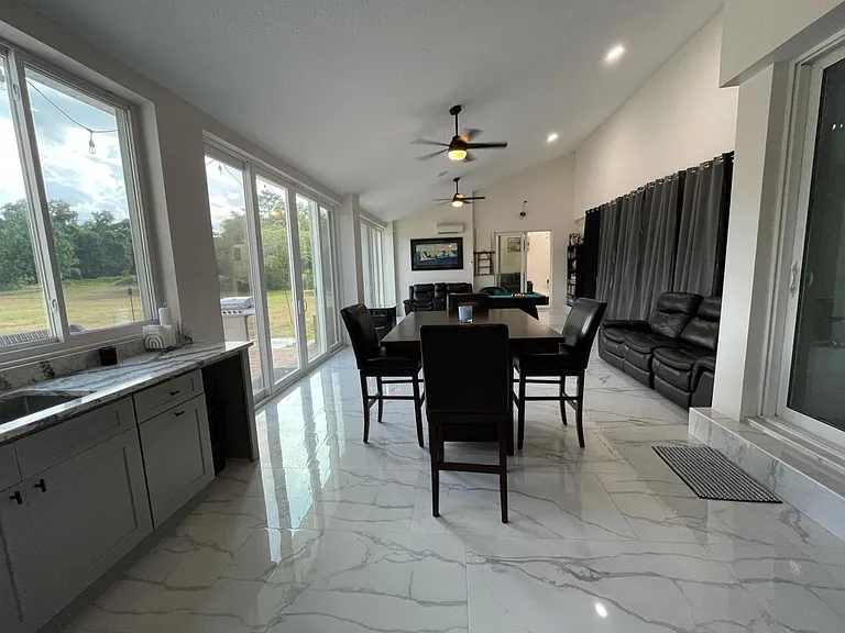 Additional Sitting area with Additional Kitchen and entertainment space