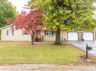 34203 Bluegill Dr, Brighton, IL 62012