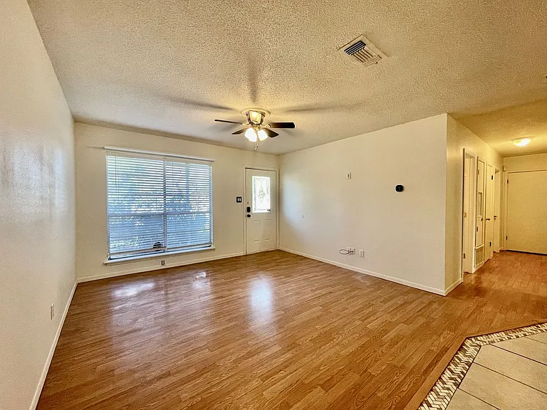 312 Magnolia Dr — Photo 4