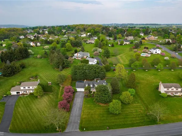 5127 Ancinetta Dr N, Schnecksville, PA 18078