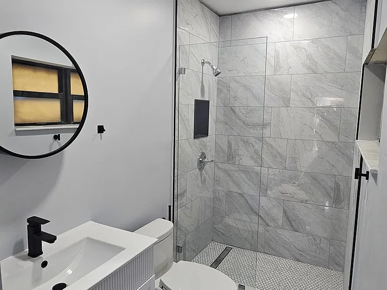 1202 NE 3rd Ave #3 — Photo 6