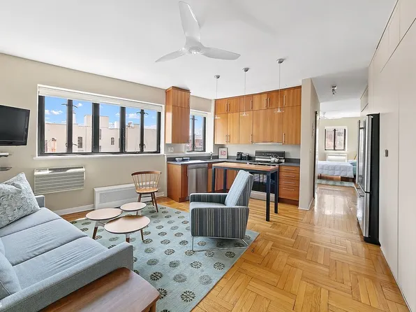 210 6th Ave #6E, Manhattan, NY 10014