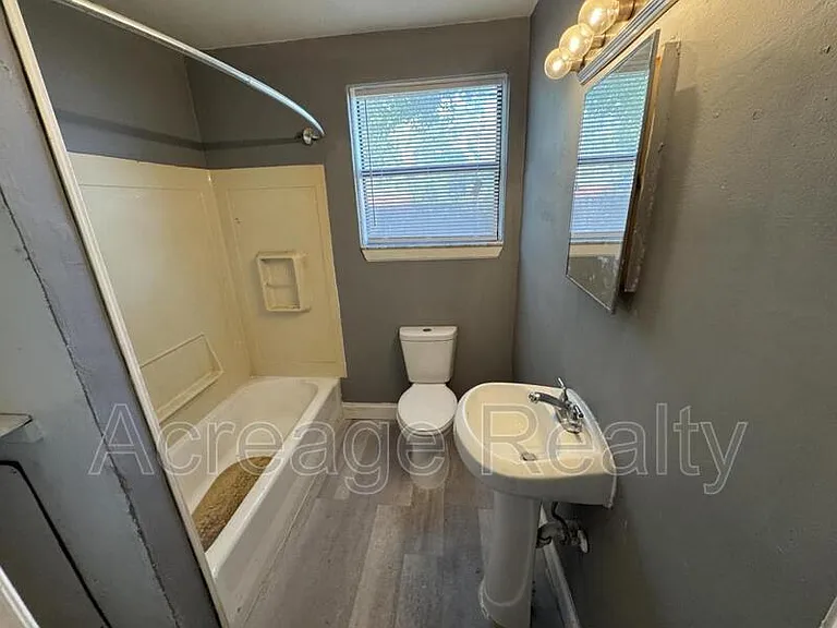 4114 Moncrief Rd — Photo 14