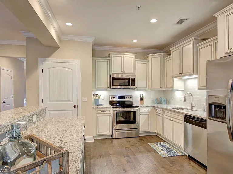 205 Mariners Cir — Photo 11