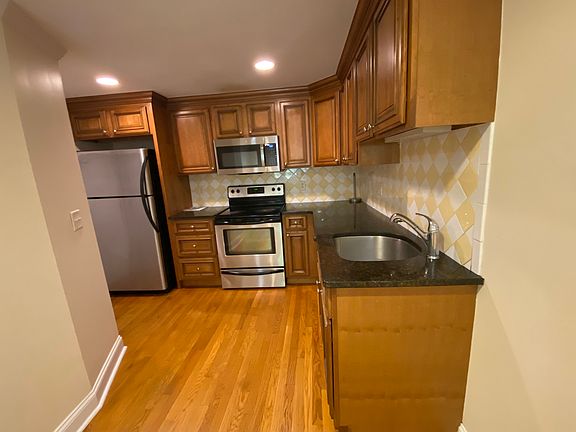 2nd image of 14 Wampus Ave APT 21