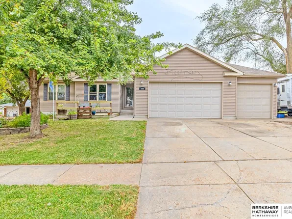 409 2nd St, Milford, NE 68405