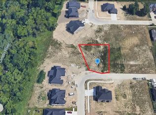 19251 Springbrook Dr, Macomb, MI 48044