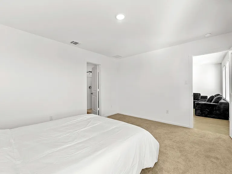 1527 Tiptop Mdw — Photo 9