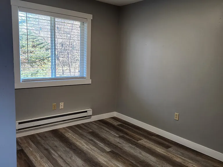 1020 4th St NE #1 — Photo 5
