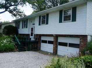 1098 Maple St, Tallmadge, OH 44278