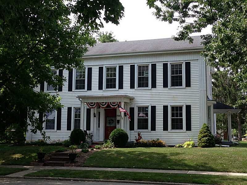 1st image of 702 E Franklin St