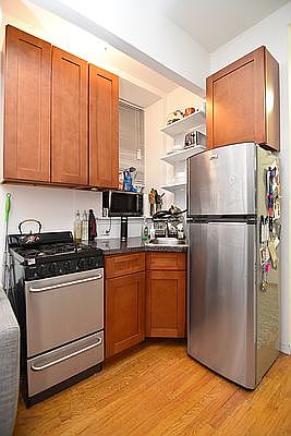 3rd image of 177 Orchard St #1B