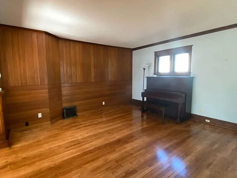 1009 N Oneida St — Photo 10