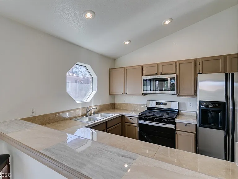 5054 S Rainbow Blvd #202 — Photo 25