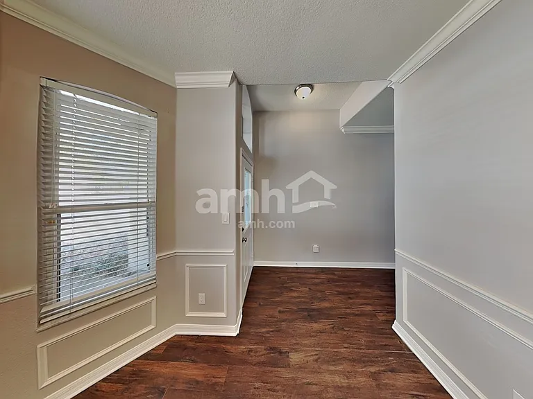 1560 Mountclair Ct — Photo 7